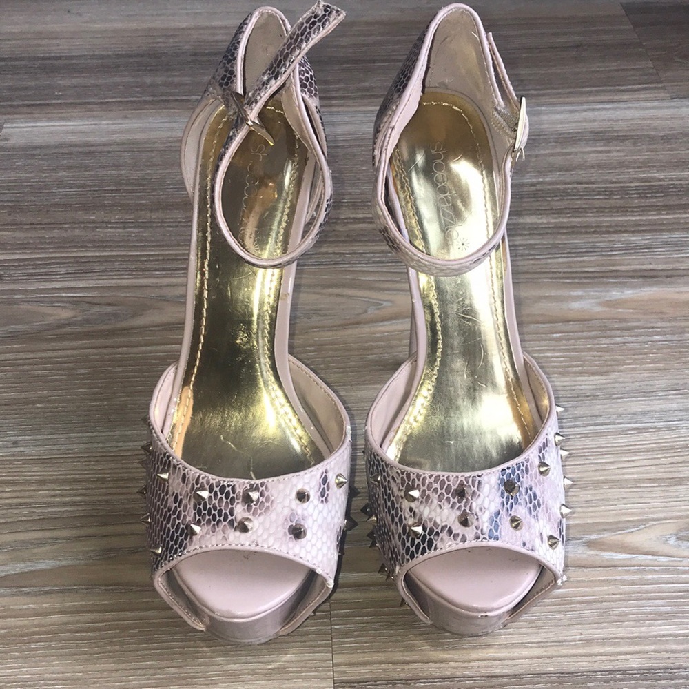 “Fly Girl” Golden Heels
